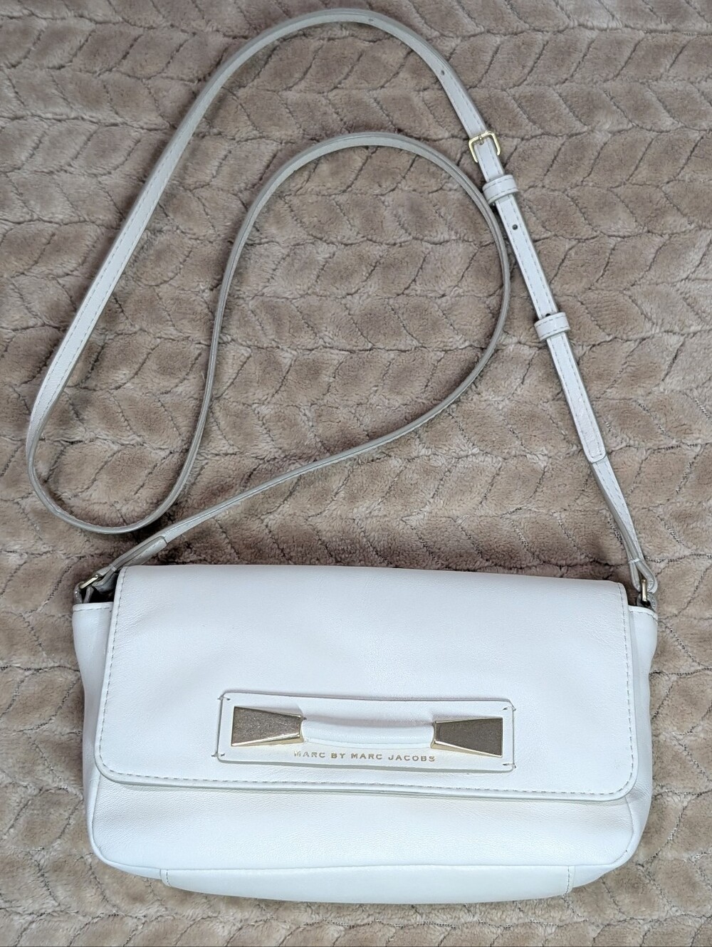 Marc By Marc Jacobs Off White Soft Leather Small Crossbody Shoulder Bag Handbag